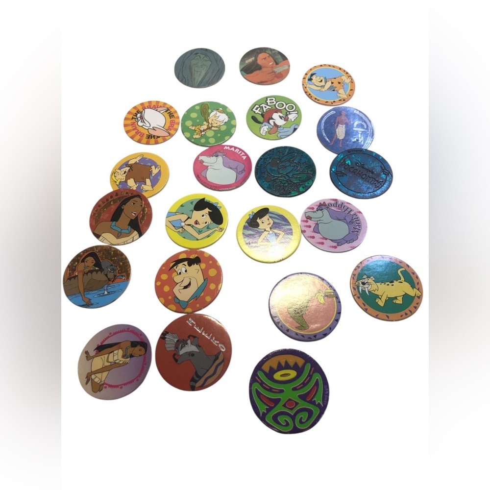 Lot of 24 bottle top game toy 2 Pog slammers , flinstones Animaniacs Pocahontas